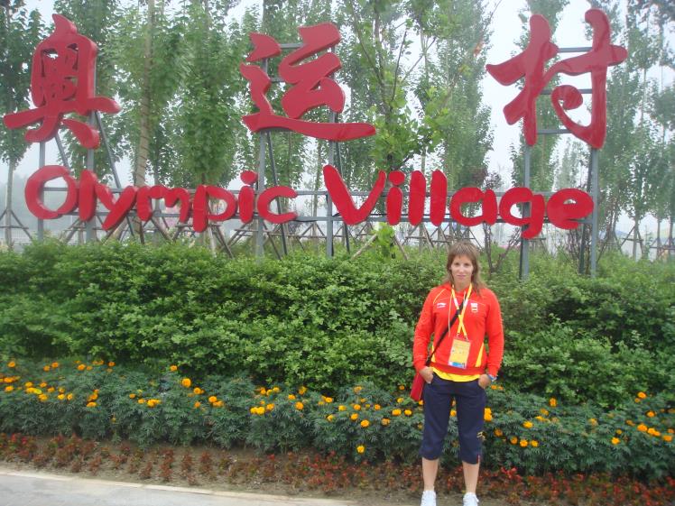 A padexeira Teresa Portela na Vila Olímpica de Pekín no ano 2008